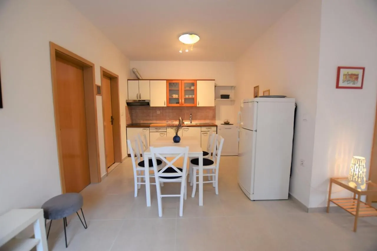 Holiday Home Movica Mandre 0*,  Croacia